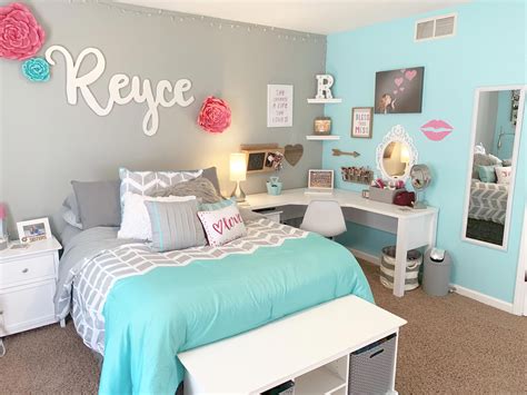 Idea for redecorating a teen bedroom