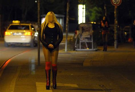 Finde eine Prostituierte Großenhain